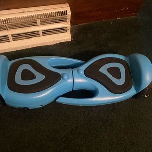 Kids Hoover board with charger.